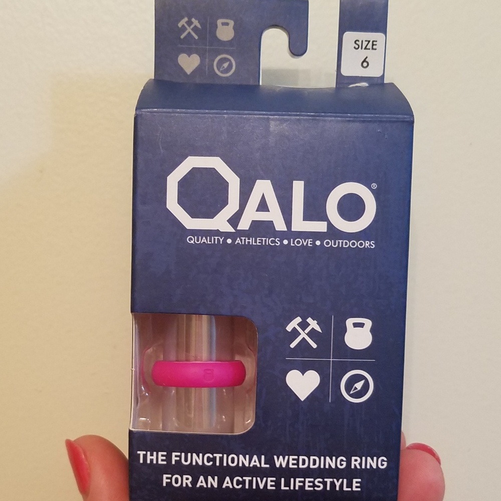 Qalo silicone wedding band